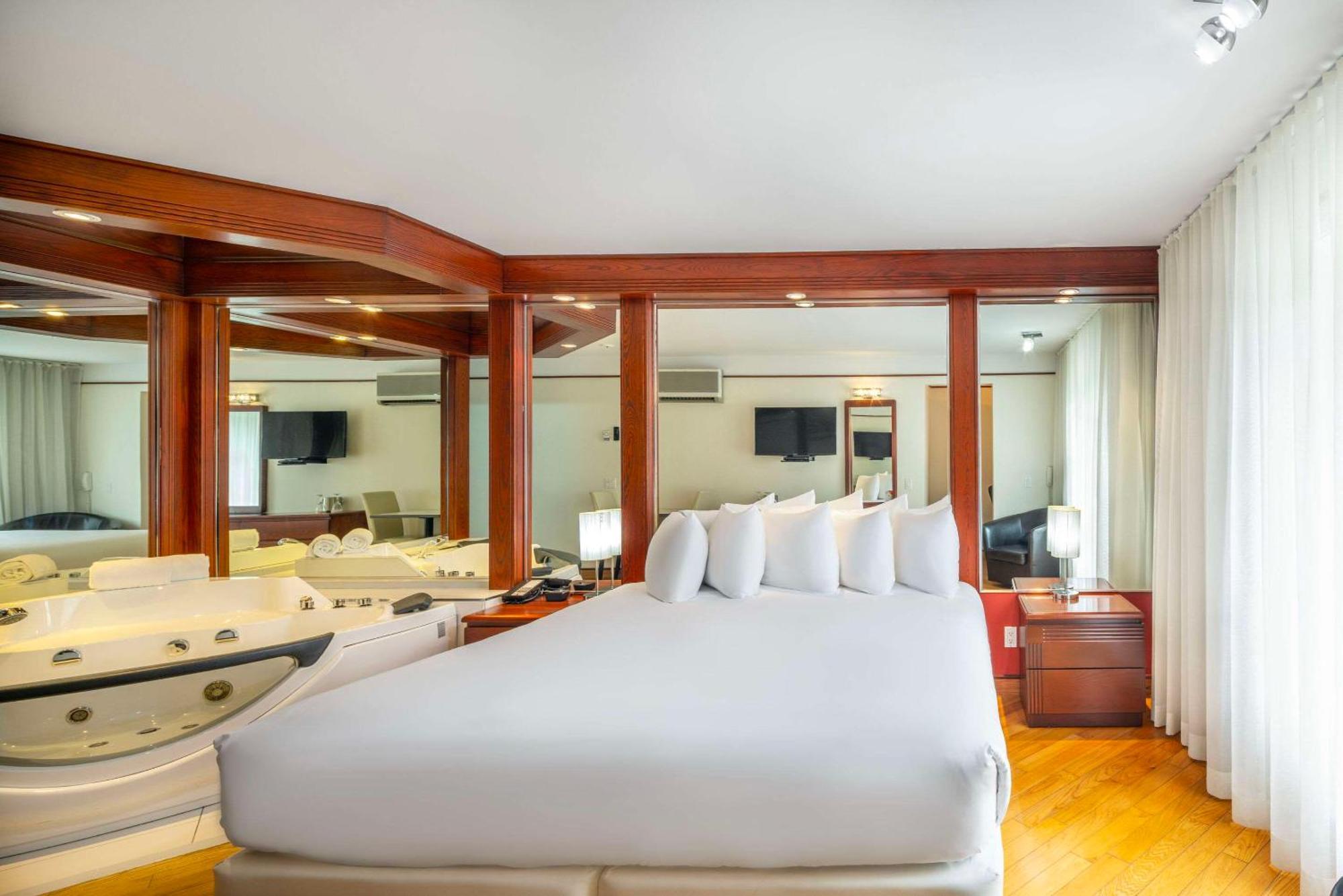 Les Suites De Laviolette Ascend Hotel Collection Труа-Ривьер Экстерьер фото