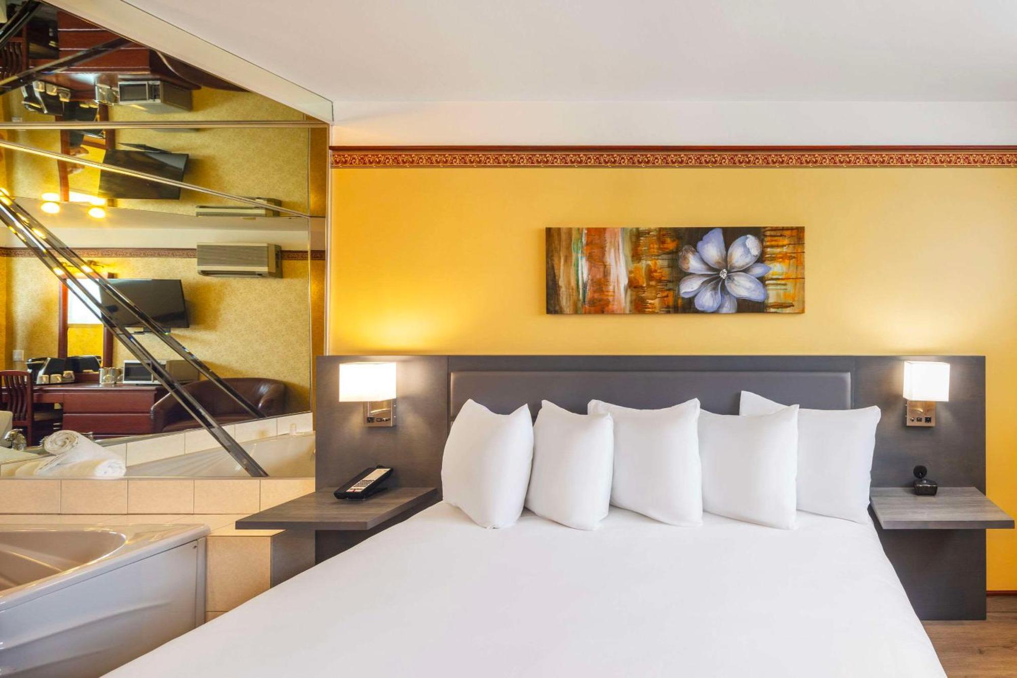 Les Suites De Laviolette Ascend Hotel Collection Труа-Ривьер Экстерьер фото